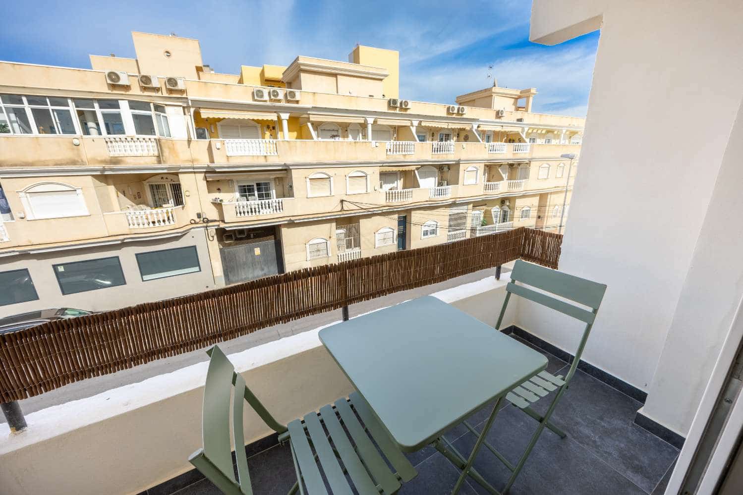 1 makuuhuone Huoneisto myytävänä paikassa Torrevieja mukana uima-altaan - 126 000 € (Ref: 9540882)