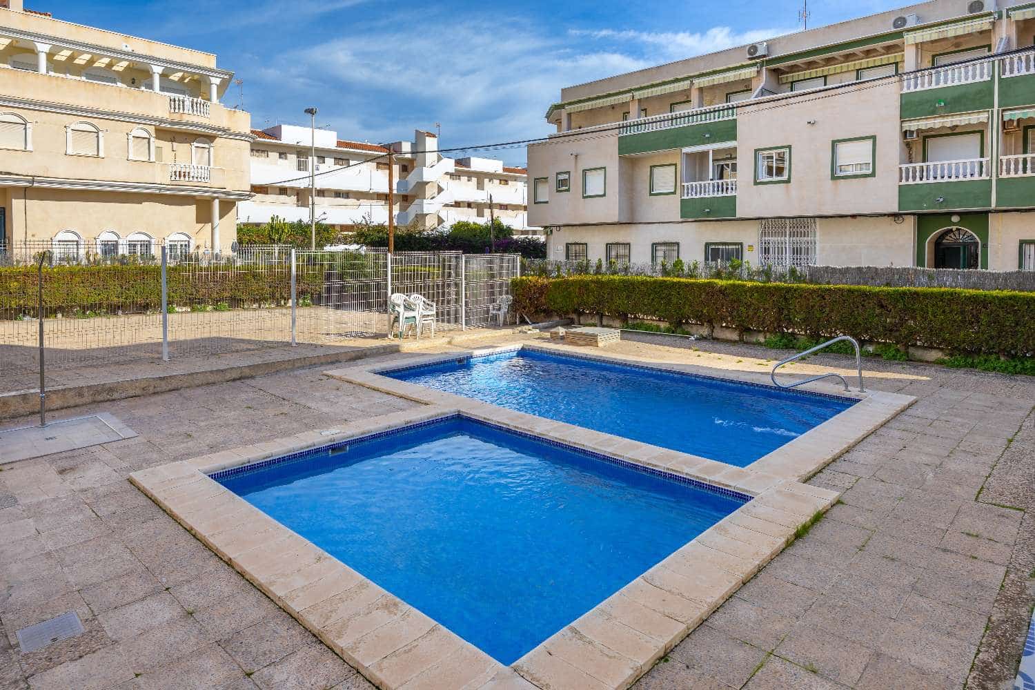 1 makuuhuone Huoneisto myytävänä paikassa Torrevieja mukana uima-altaan - 126 000 € (Ref: 9540882)