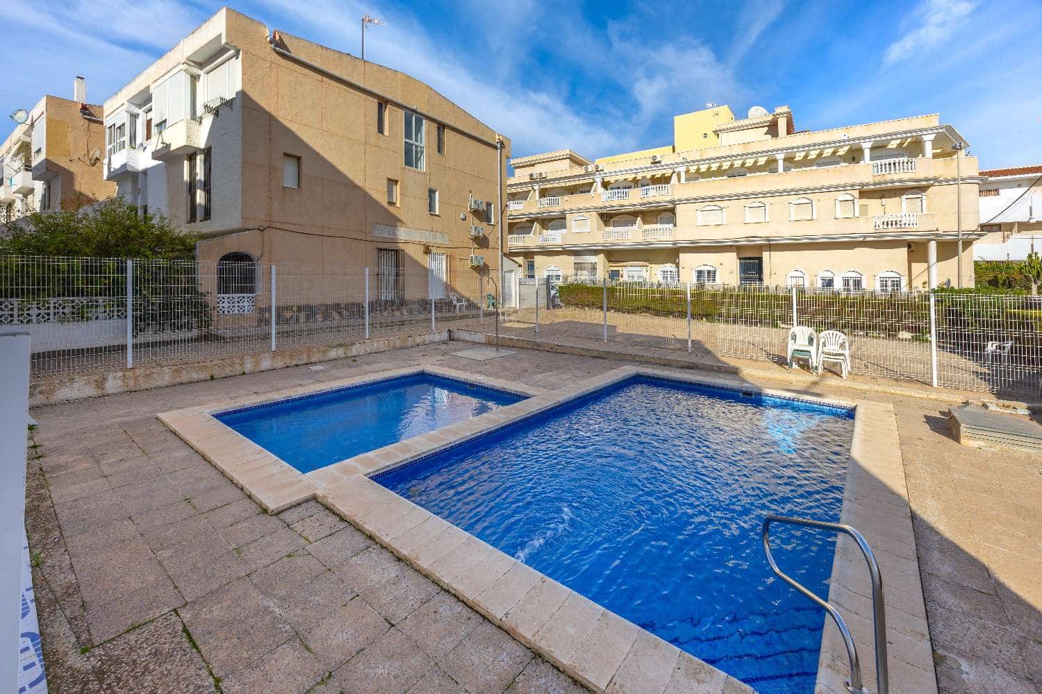 1 makuuhuone Huoneisto myytävänä paikassa Torrevieja mukana uima-altaan - 126 000 € (Ref: 9540882)