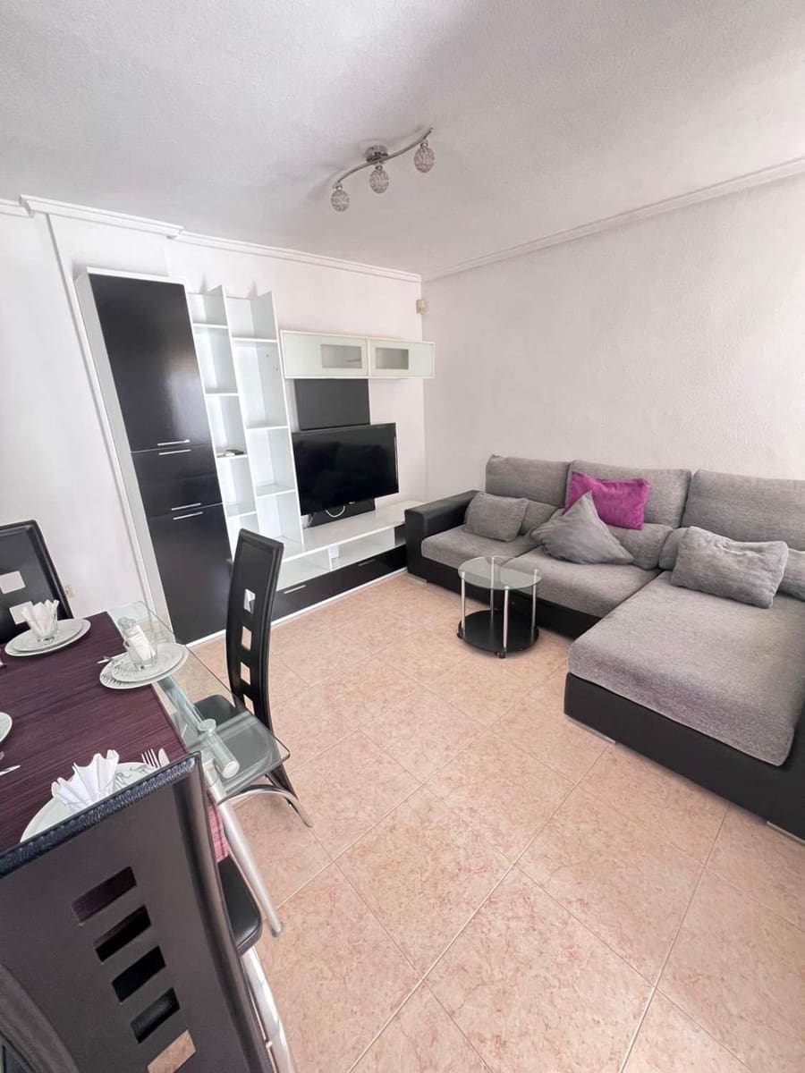 Apartamento de 2 habitaciones en Torrevieja en venta con piscina - 129.999 € (Ref: 9694870)