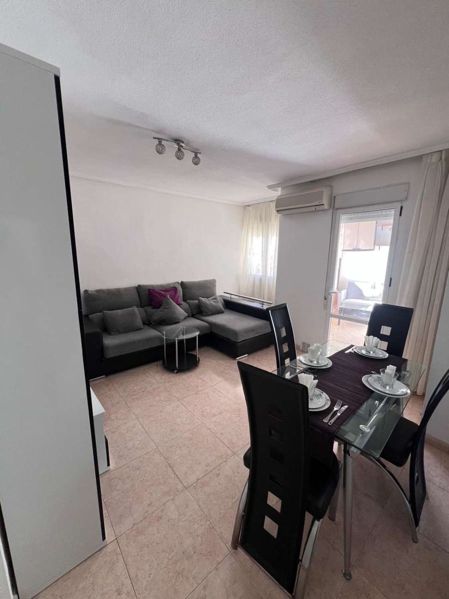 Apartamento de 2 habitaciones en Torrevieja en venta con piscina - 129.999 € (Ref: 9694870)