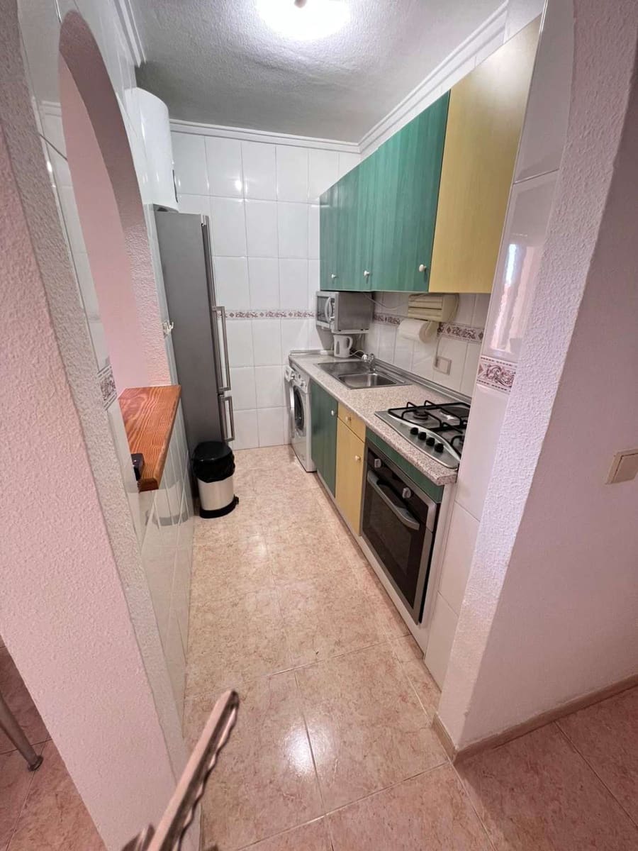 Apartamento de 2 habitaciones en Torrevieja en venta con piscina - 129.999 € (Ref: 9694870)