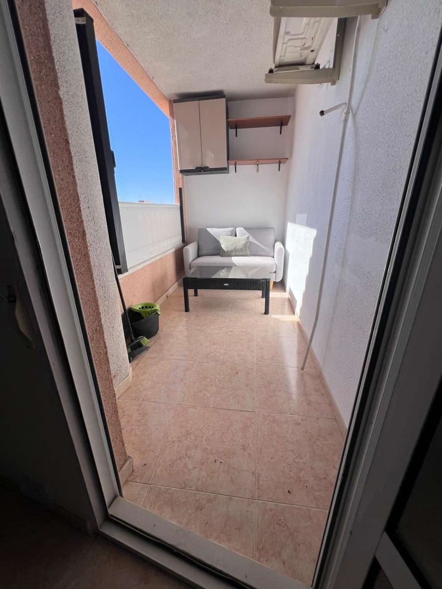 Apartamento de 2 habitaciones en Torrevieja en venta con piscina - 129.999 € (Ref: 9694870)