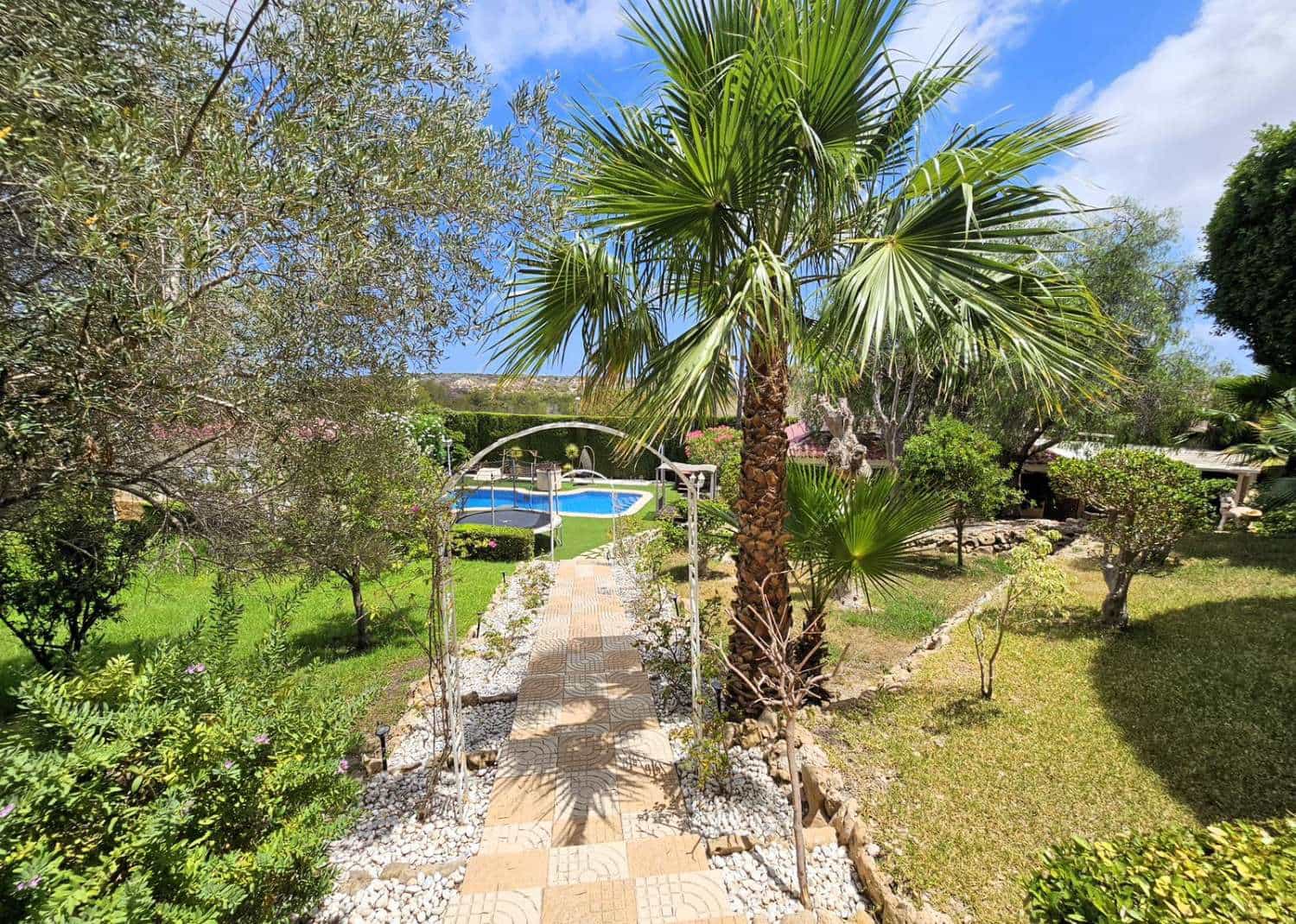 6 quarto Moradia para venda em Ciudad Quesada com piscina - 995 000 € (Ref: 9698698)