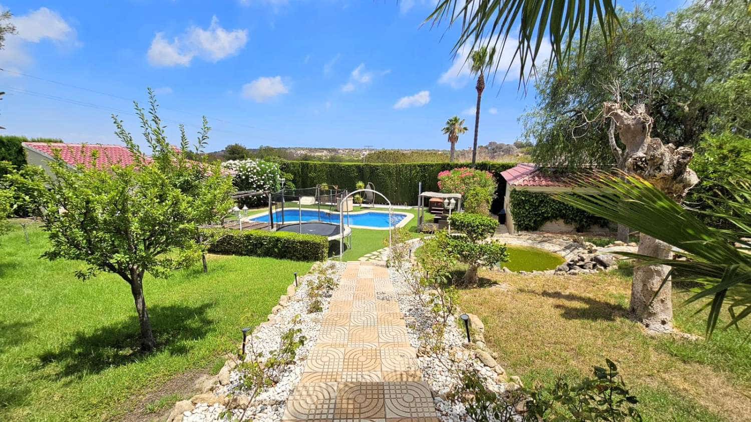 6 quarto Moradia para venda em Ciudad Quesada com piscina - 995 000 € (Ref: 9698698)