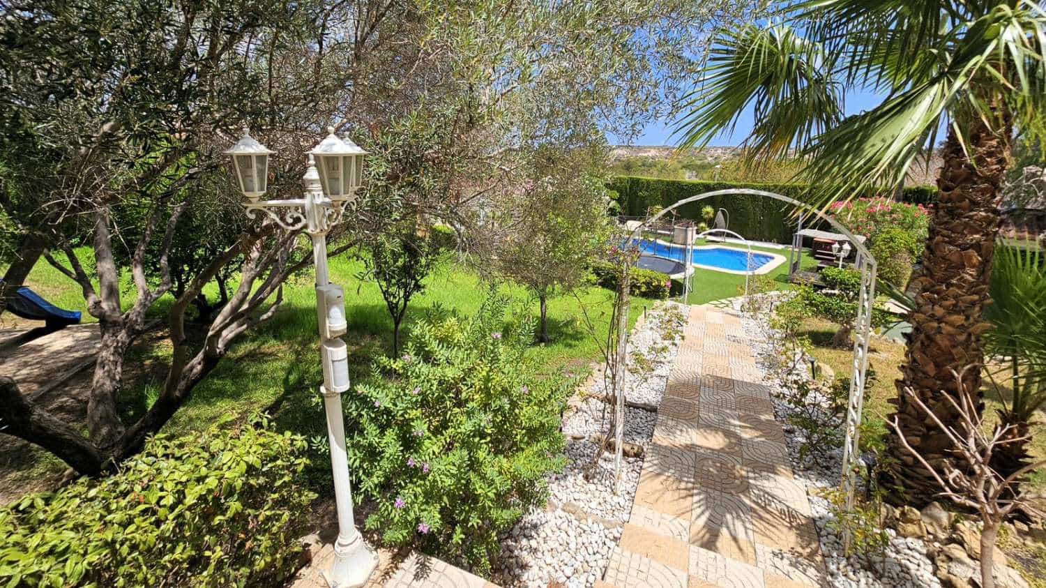 6 quarto Moradia para venda em Ciudad Quesada com piscina - 995 000 € (Ref: 9698698)