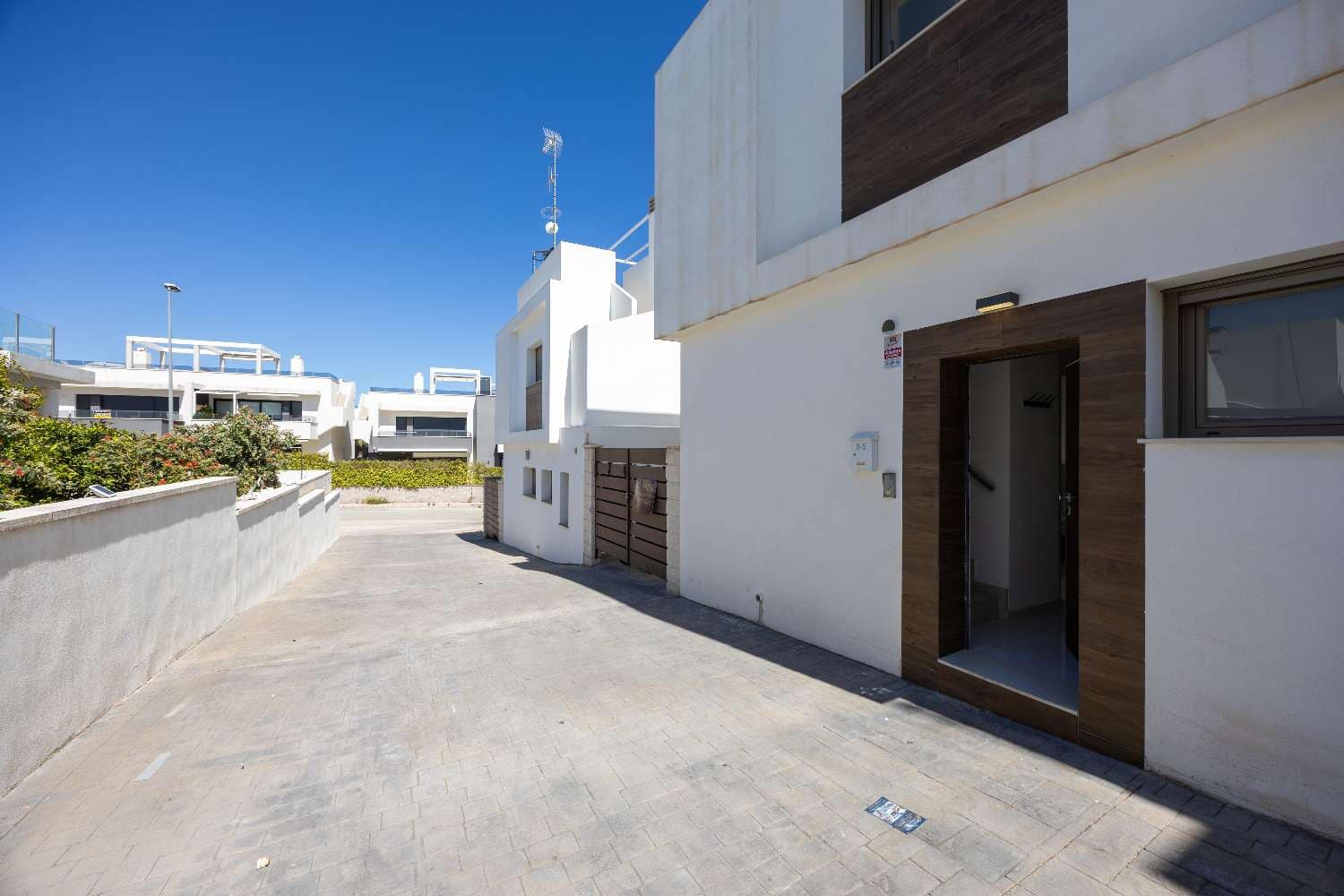 Chalet de 3 habitaciones en Orihuela en venta con piscina garaje - 449.000 € (Ref: 9755381)