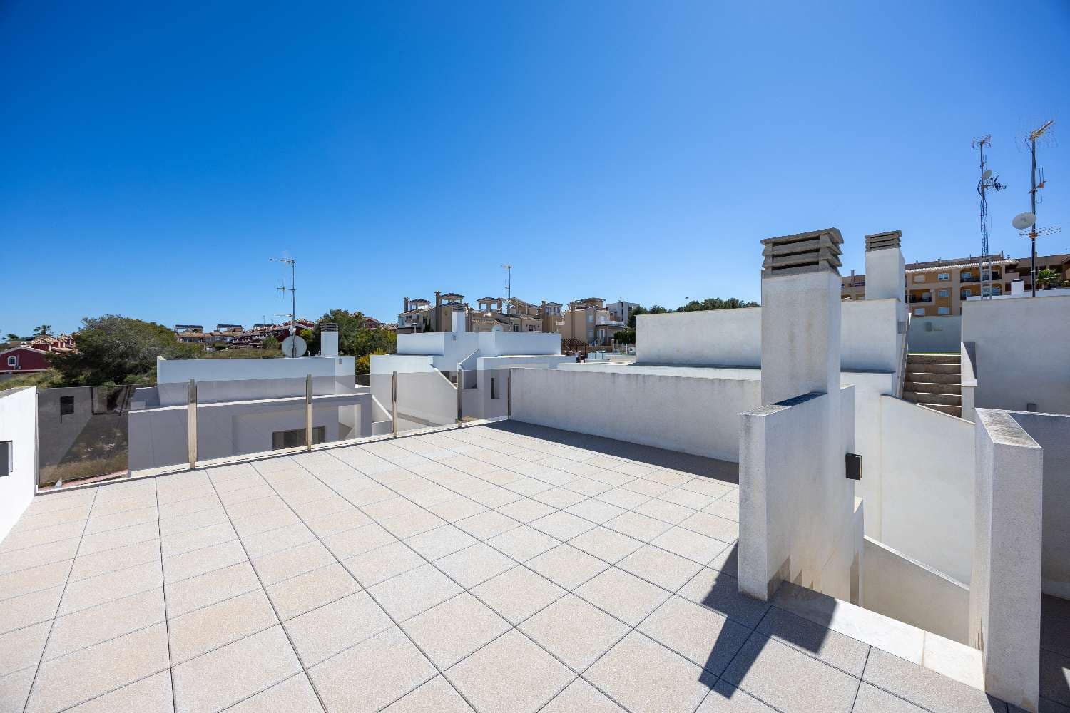 Chalet de 3 habitaciones en Orihuela en venta con piscina garaje - 449.000 € (Ref: 9755381)