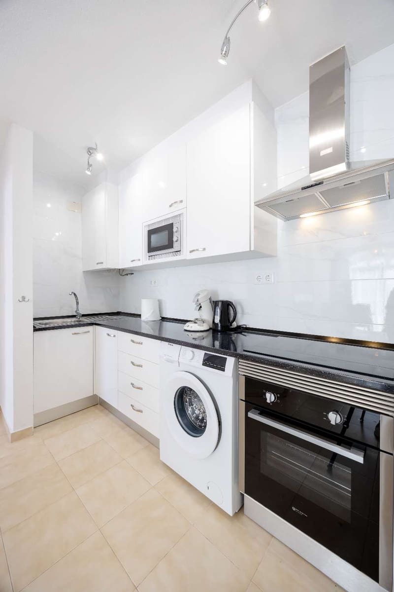 1 sovrum Lägenhet för semesterbostäder i Torrevieja med pool garage - 693 € (Ref: 9866672)