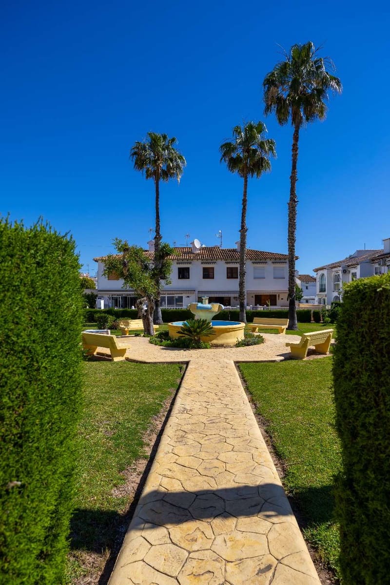 1 sovrum Lägenhet för semesterbostäder i Torrevieja med pool garage - 693 € (Ref: 9866672)