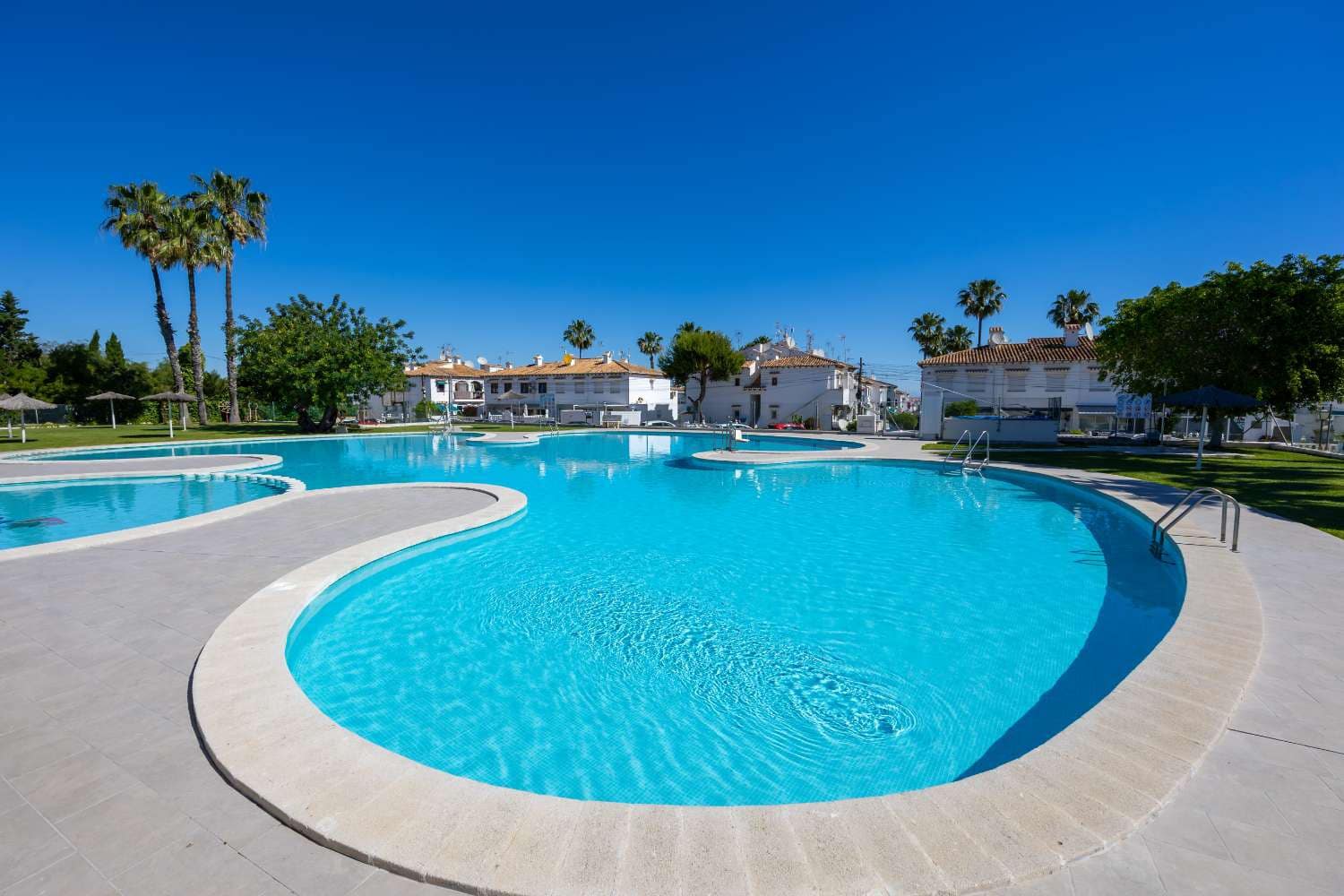 1 sovrum Lägenhet för semesterbostäder i Torrevieja med pool garage - 693 € (Ref: 9866672)