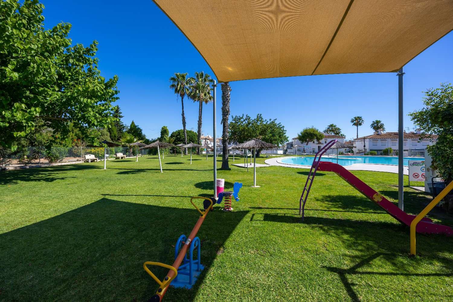 1 sovrum Lägenhet för semesterbostäder i Torrevieja med pool garage - 693 € (Ref: 9866672)