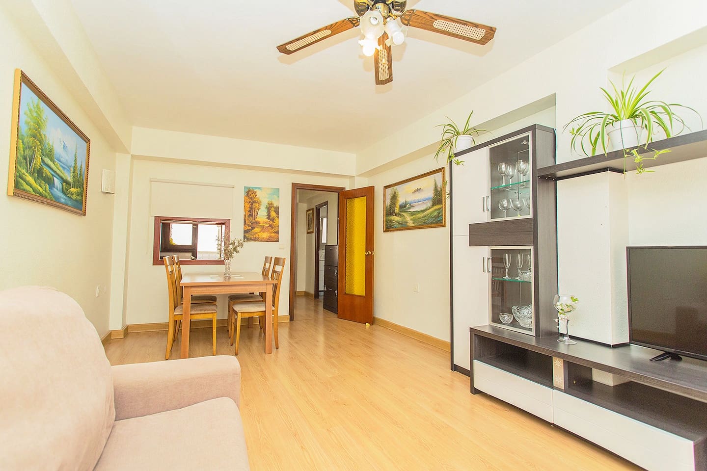 Piso de 3 habitaciones en Torrevieja en venta - 199.900 € (Ref: 9396681)