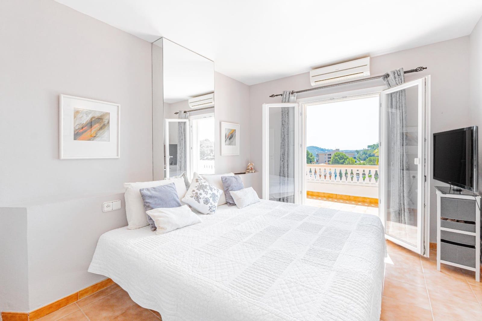 Chalet de 4 habitaciones en Peguera / Paguera en venta con piscina garaje - 1.099.000 € (Ref: 10004274)