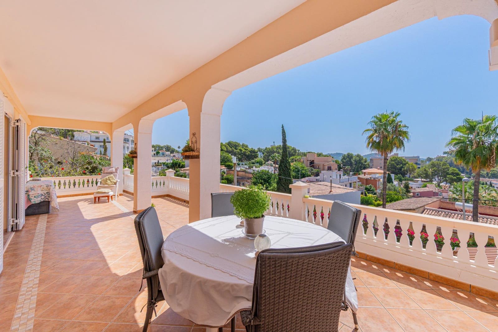 Chalet de 4 habitaciones en Peguera / Paguera en venta con piscina garaje - 1.099.000 € (Ref: 10004274)
