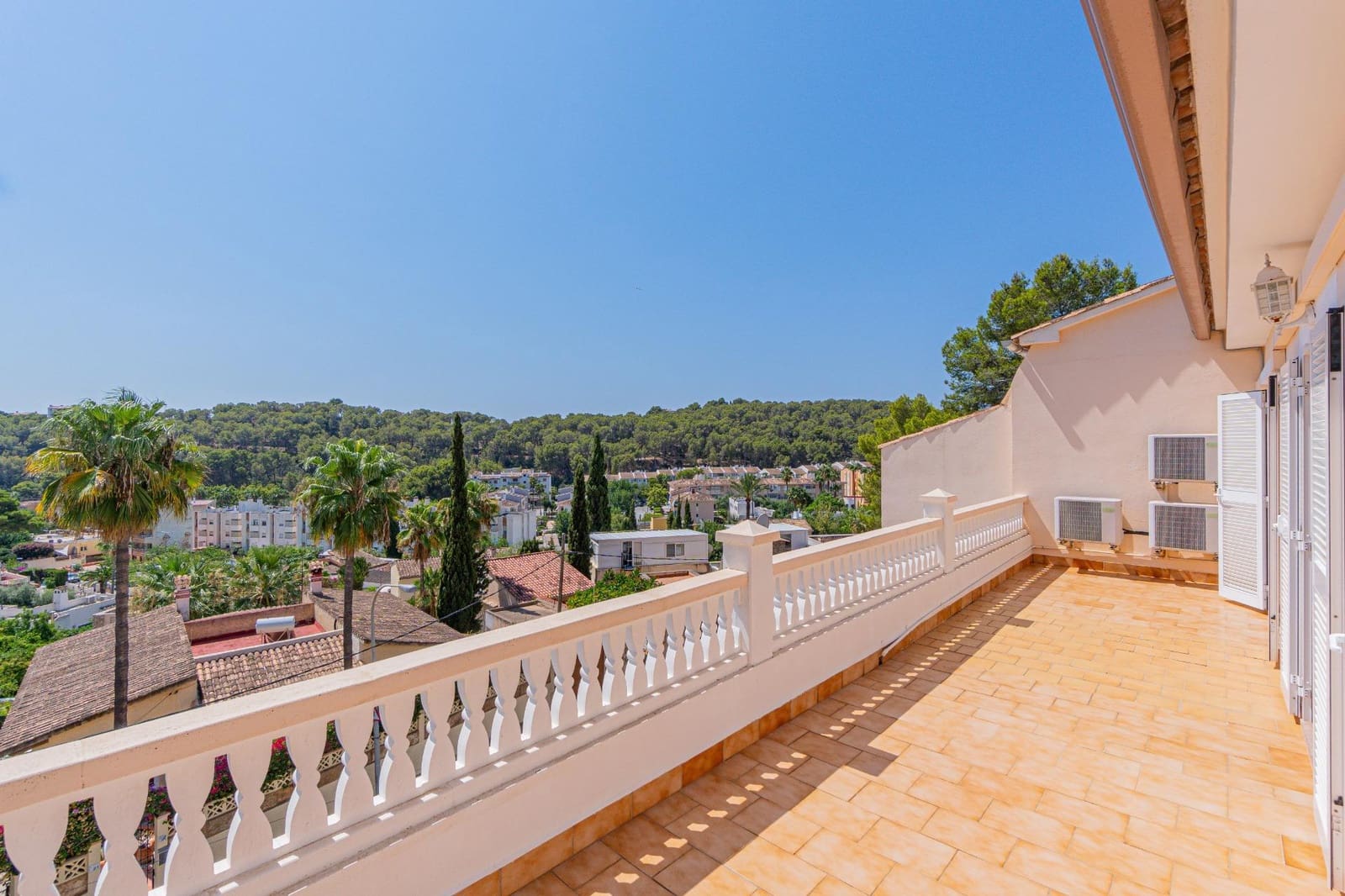 Chalet de 4 habitaciones en Peguera / Paguera en venta con piscina garaje - 1.099.000 € (Ref: 10004274)