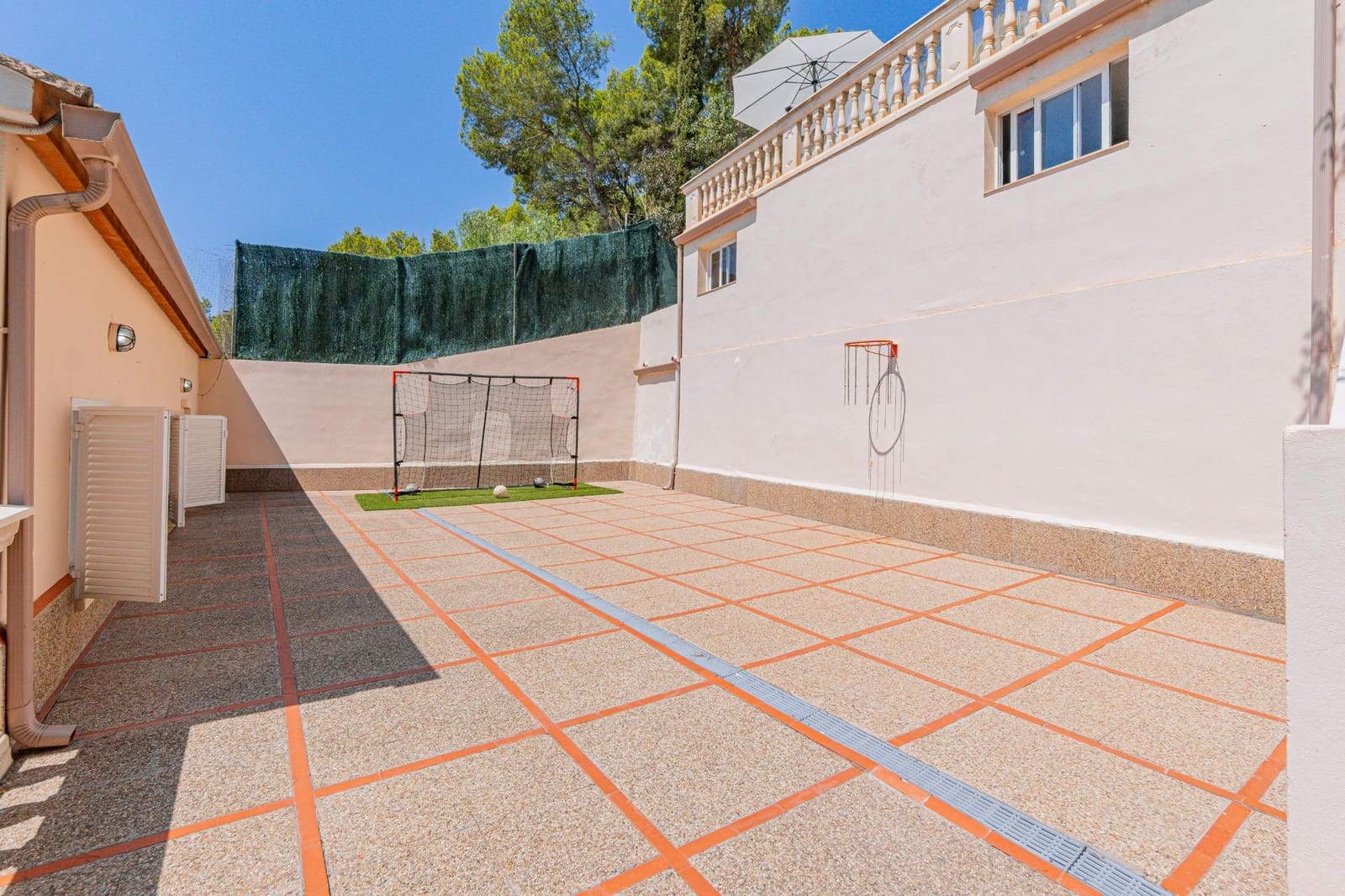 Chalet de 4 habitaciones en Peguera / Paguera en venta con piscina garaje - 1.099.000 € (Ref: 10004274)