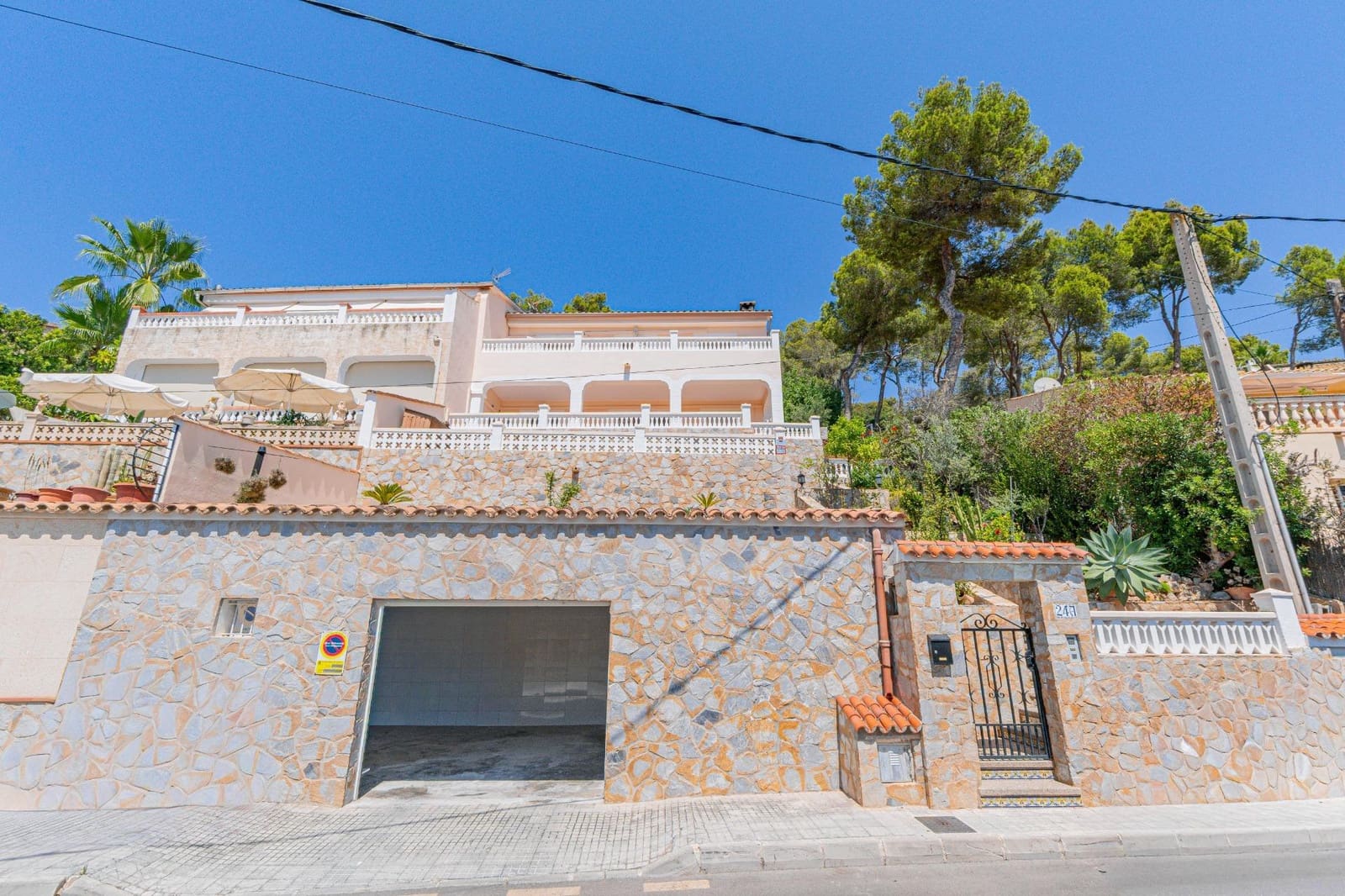 Chalet de 4 habitaciones en Peguera / Paguera en venta con piscina garaje - 1.099.000 € (Ref: 10004274)