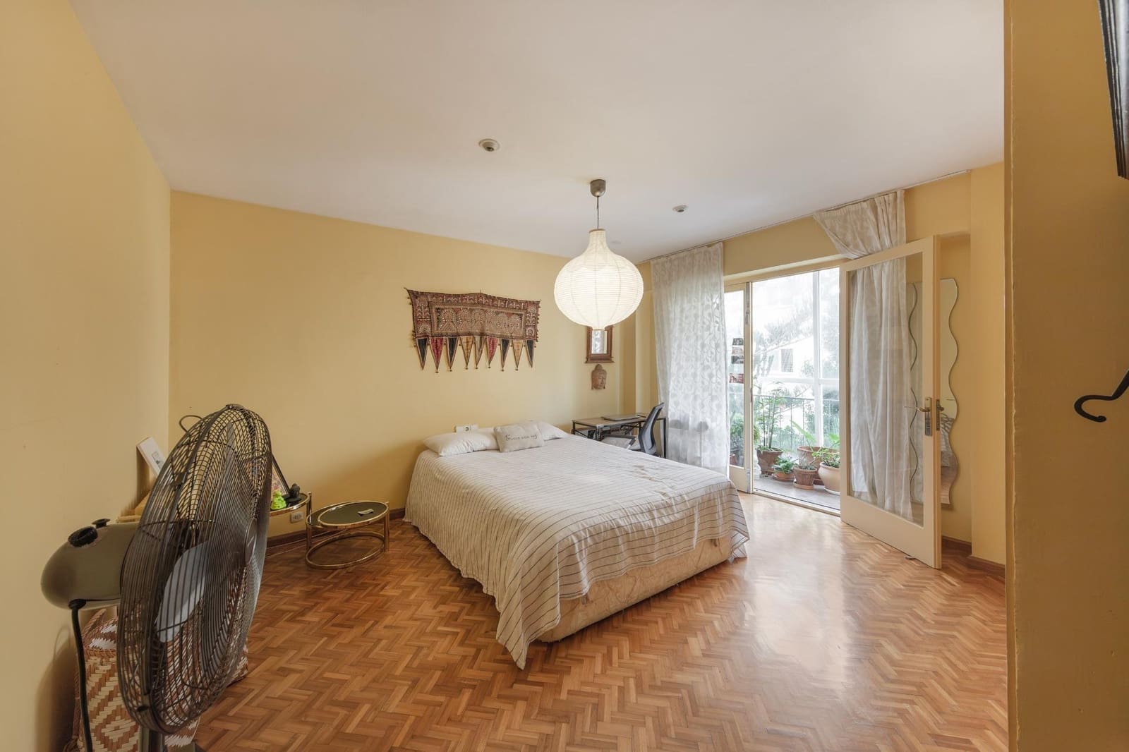 6 bedroom Flat for sale in Palma de Mallorca with garage - € 949,000 (Ref: 10068006)
