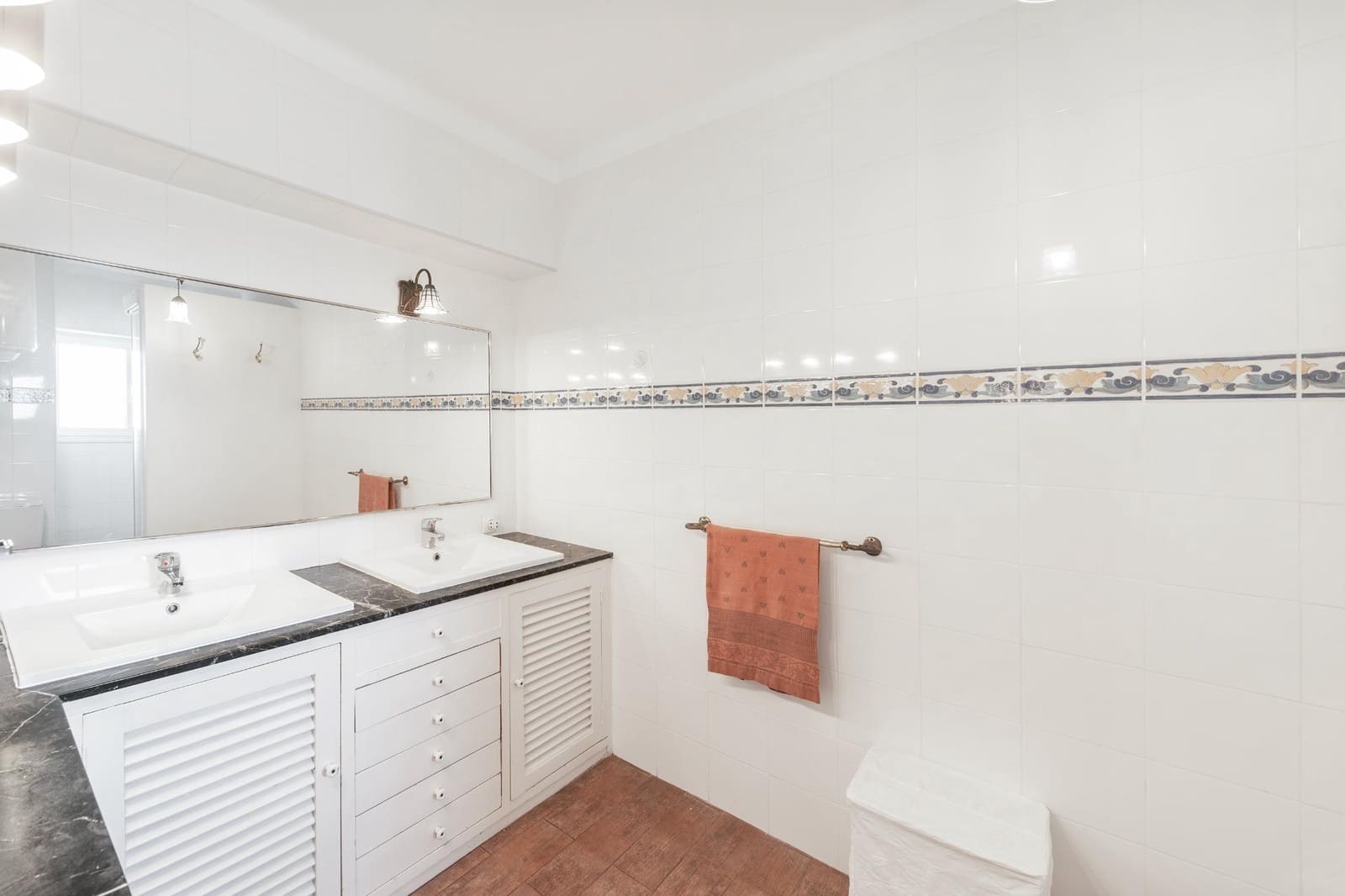 6 bedroom Flat for sale in Palma de Mallorca with garage - € 949,000 (Ref: 10068006)