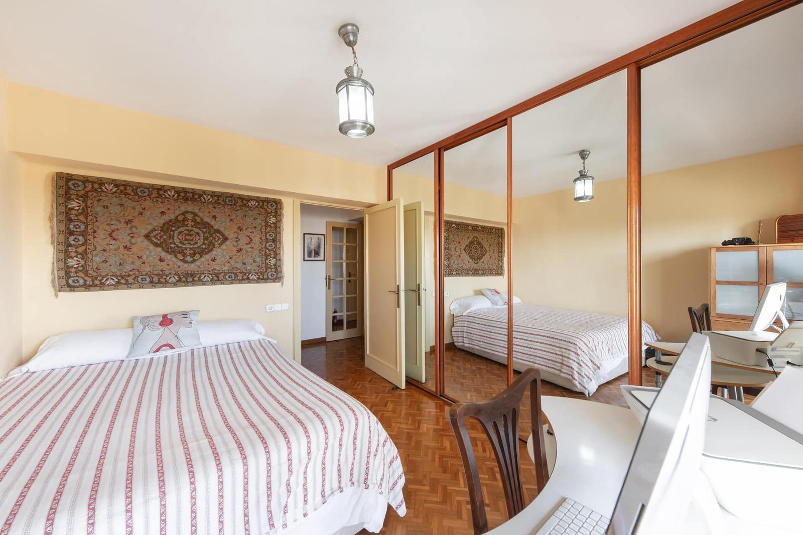 6 bedroom Flat for sale in Palma de Mallorca with garage - € 949,000 (Ref: 10068006)