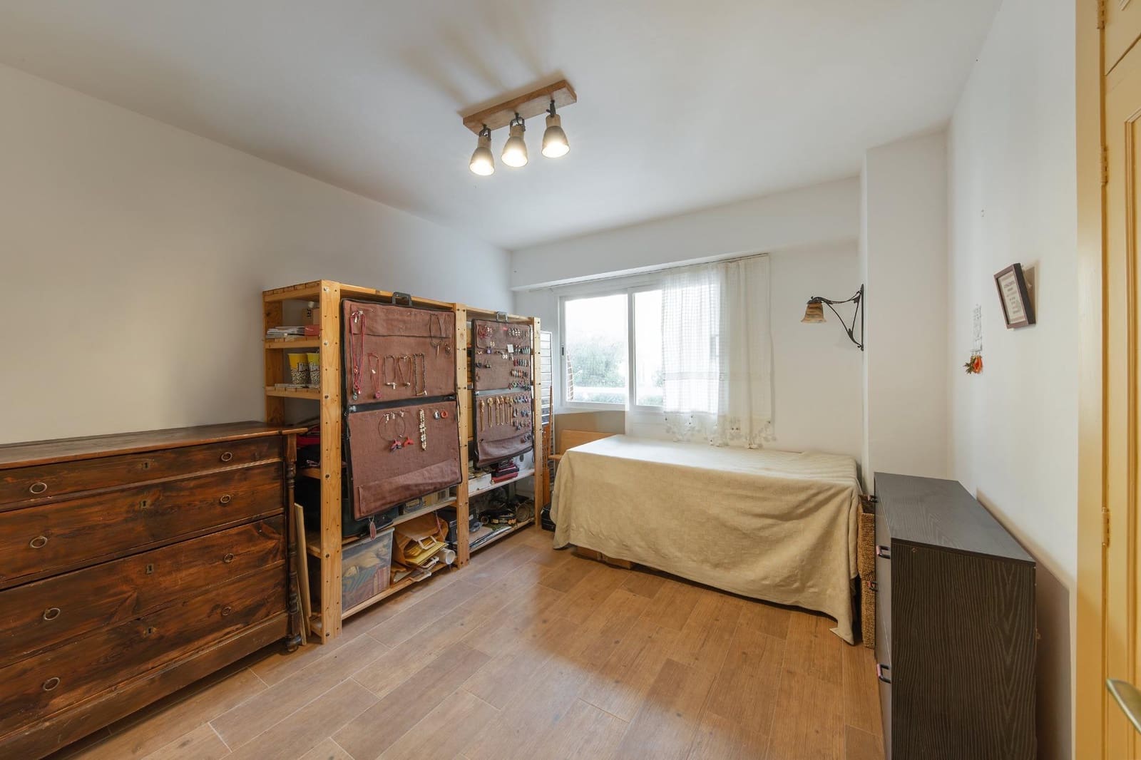 6 bedroom Flat for sale in Palma de Mallorca with garage - € 949,000 (Ref: 10068006)