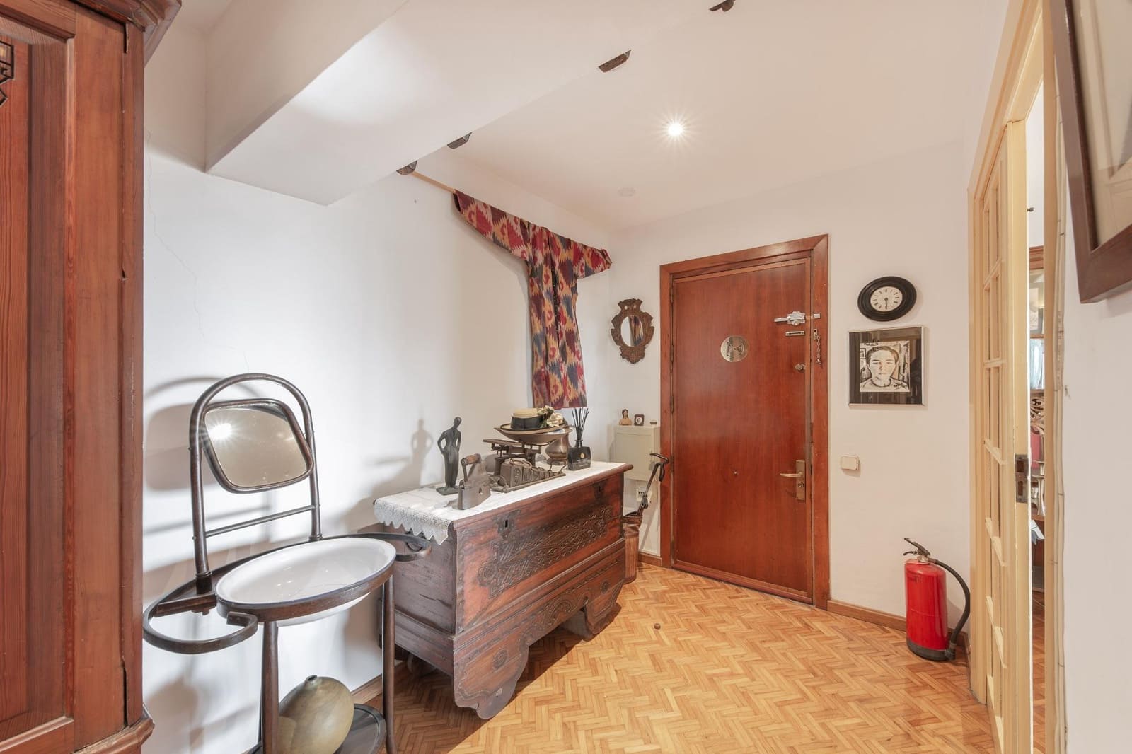 6 bedroom Flat for sale in Palma de Mallorca with garage - € 949,000 (Ref: 10068006)