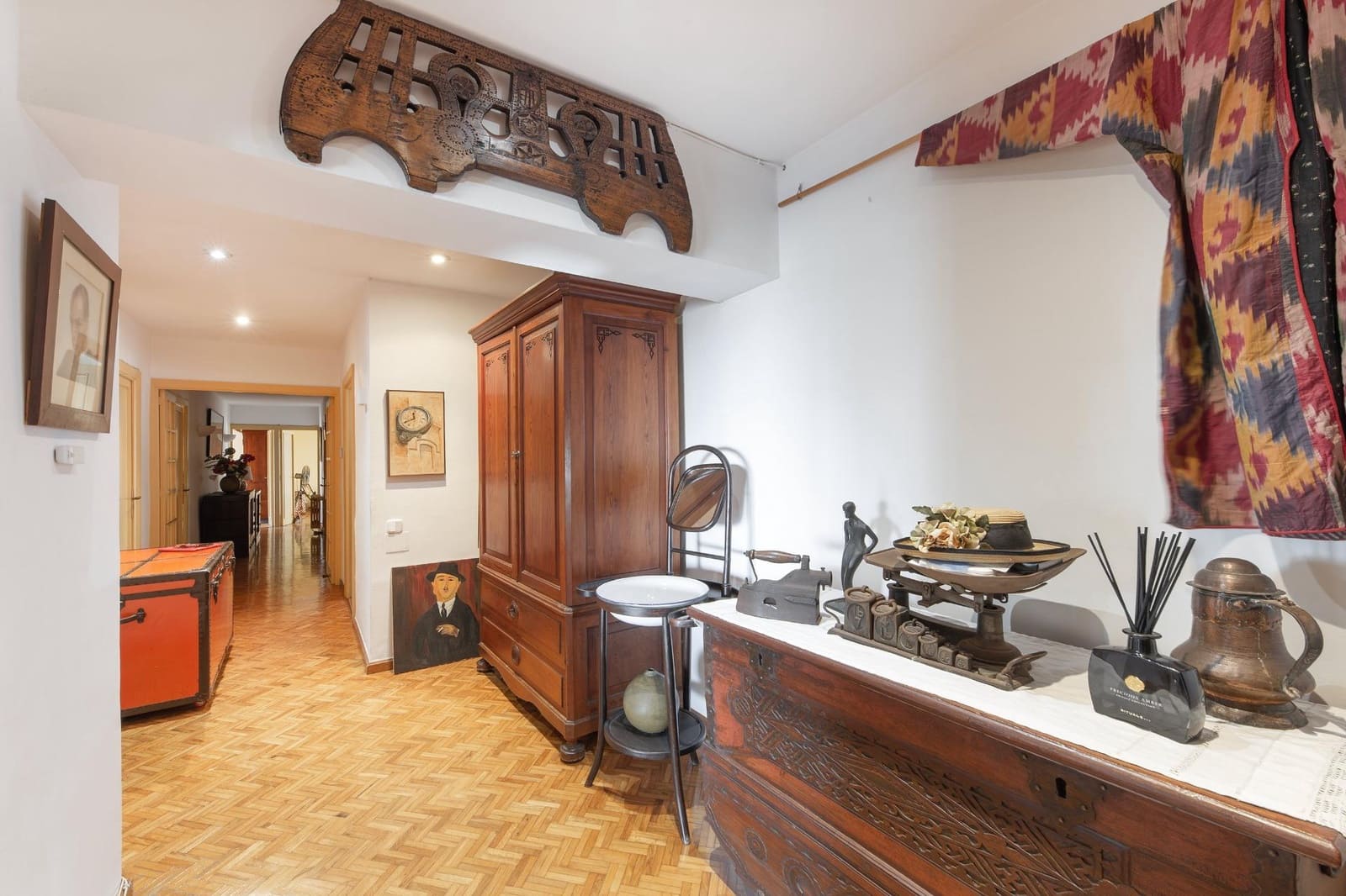 6 bedroom Flat for sale in Palma de Mallorca with garage - € 949,000 (Ref: 10068006)