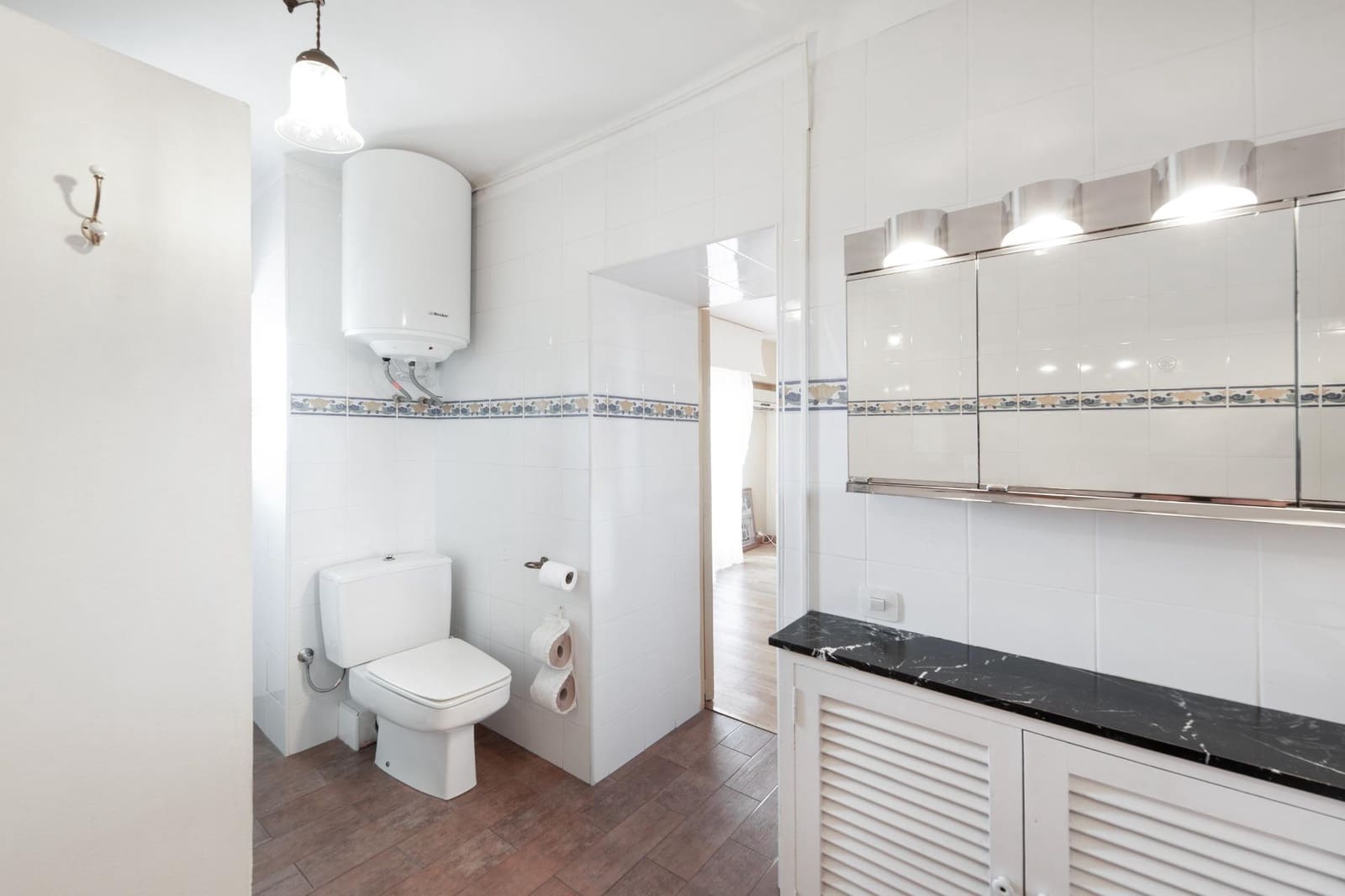 6 bedroom Flat for sale in Palma de Mallorca with garage - € 949,000 (Ref: 10068006)