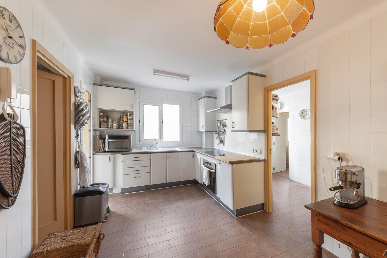 6 bedroom Flat for sale in Palma de Mallorca with garage - € 949,000 (Ref: 10068006)