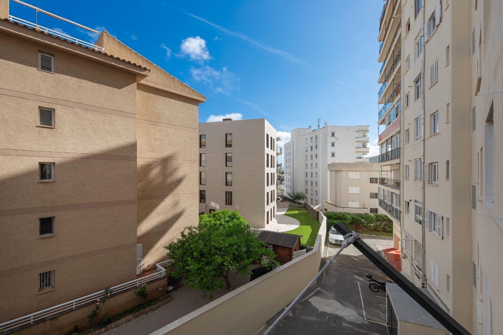 6 bedroom Flat for sale in Palma de Mallorca with garage - € 949,000 (Ref: 10068006)