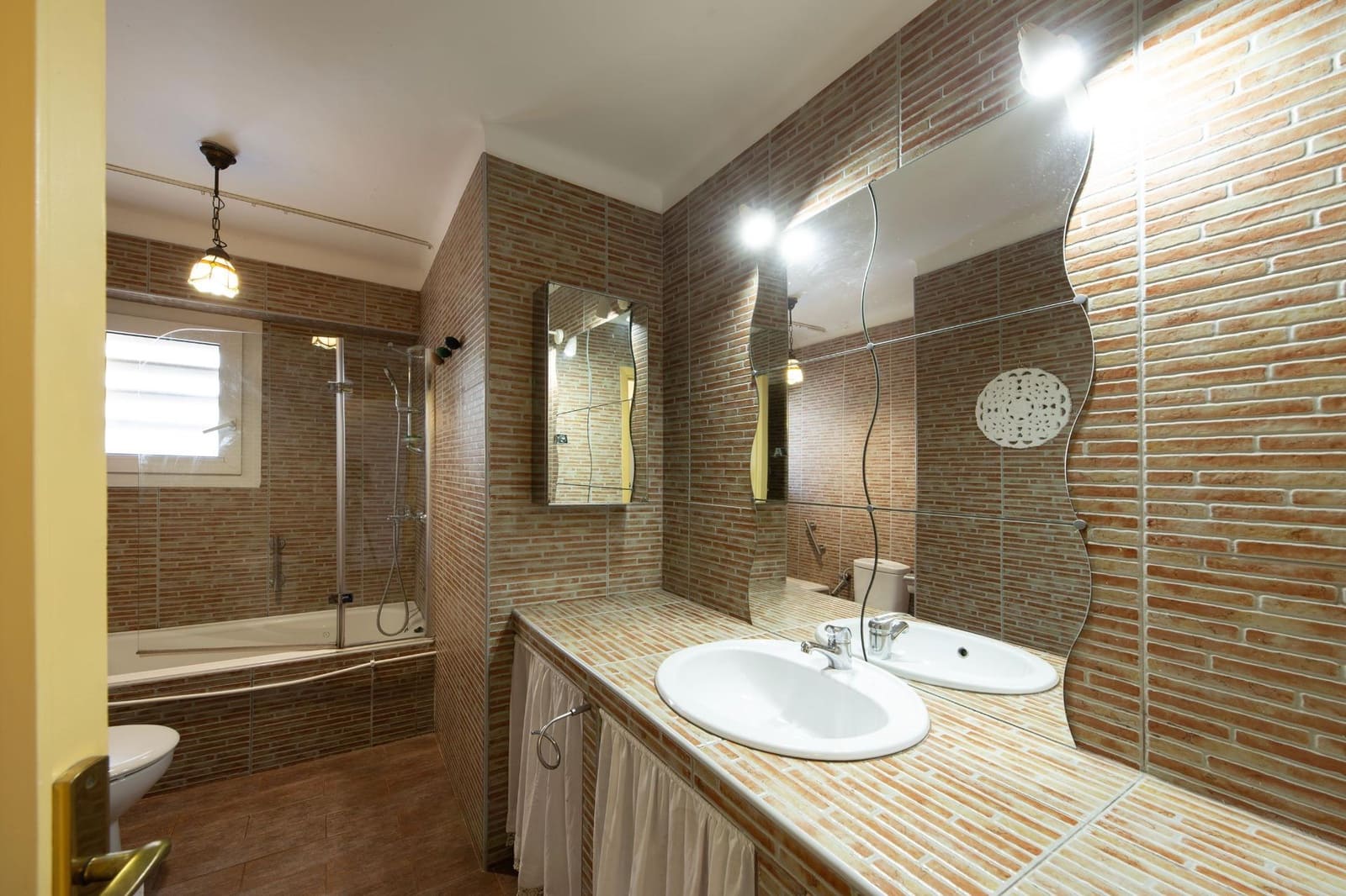 6 bedroom Flat for sale in Palma de Mallorca with garage - € 949,000 (Ref: 10068006)