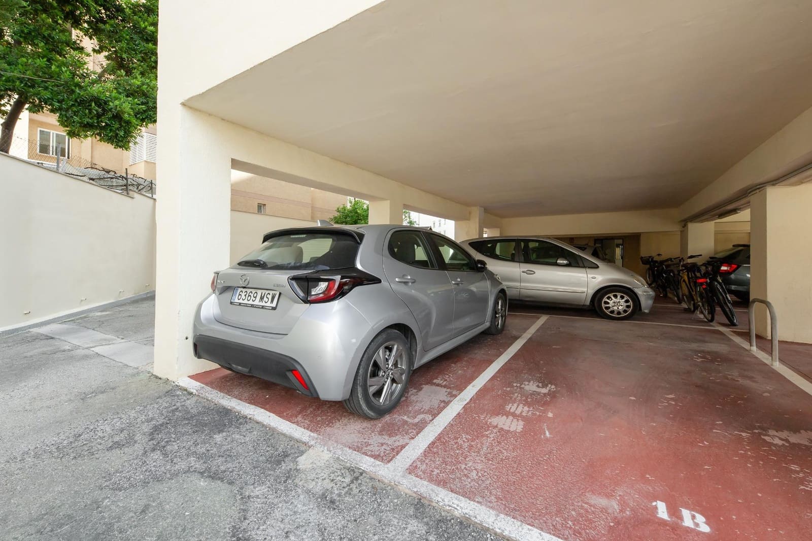 6 bedroom Flat for sale in Palma de Mallorca with garage - € 949,000 (Ref: 10068006)