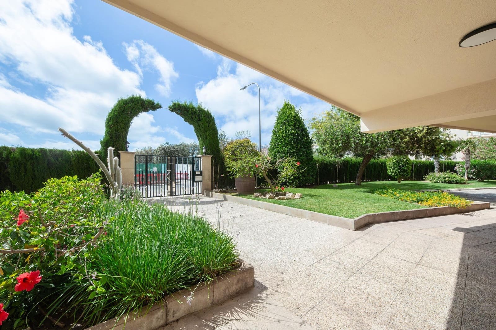 6 bedroom Flat for sale in Palma de Mallorca with garage - € 949,000 (Ref: 10068006)