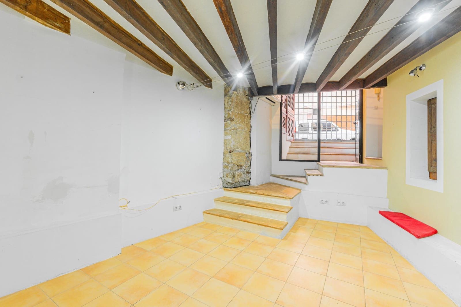 Commercial for rent in Palma de Mallorca - € 1,300 (Ref: 10100249)