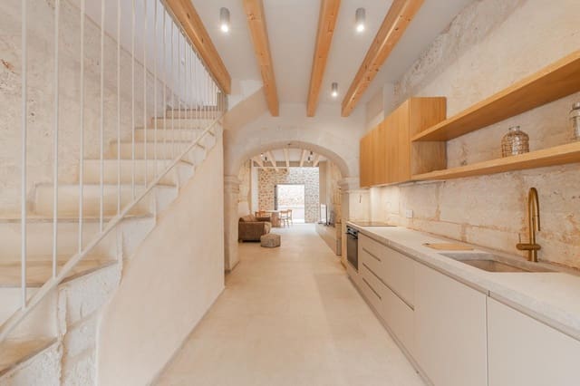 2 bedroom Townhouse for sale in Sa Pobla with pool - € 460,000 (Ref: 10139783)
