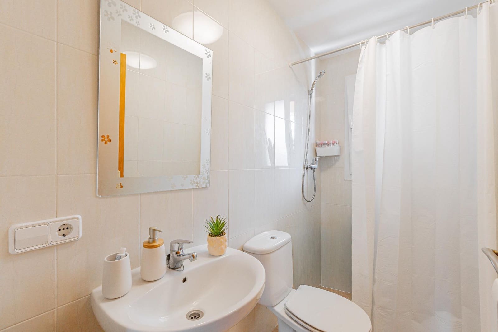 3 bedroom Semi-detached Villa for sale in Sa Cabaneta / La Cabaneta with pool garage - € 799,000 (Ref: 10185017)