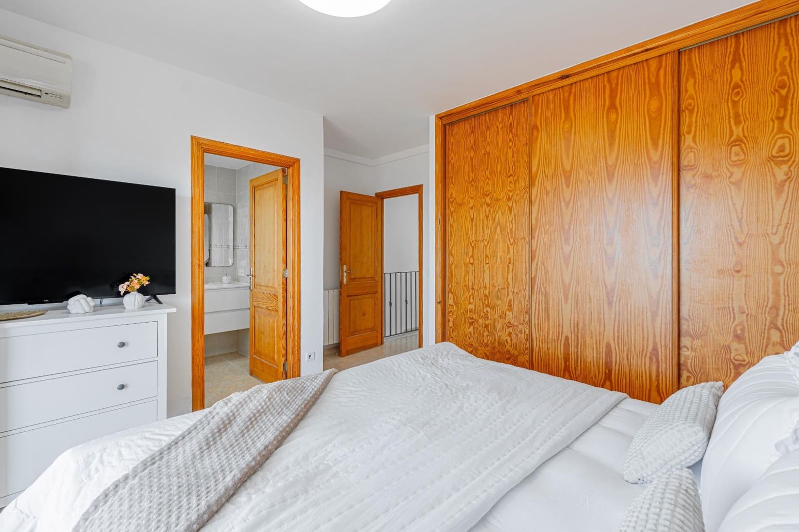 3 bedroom Semi-detached Villa for sale in Sa Cabaneta / La Cabaneta with pool garage - € 799,000 (Ref: 10185017)