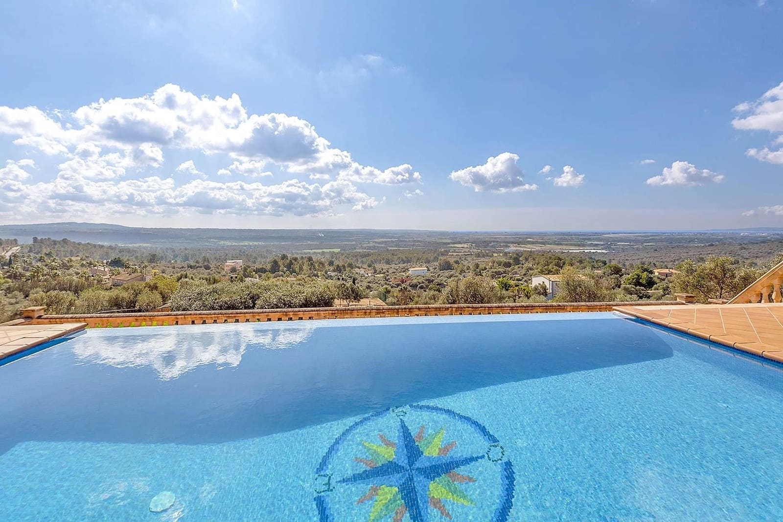 5 bedroom Villa for sale in Puntiro with pool - € 2,700,000 (Ref: 8699926)
