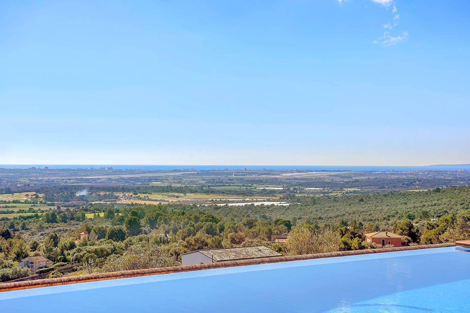 5 bedroom Villa for sale in Puntiro with pool - € 2,700,000 (Ref: 8699926)