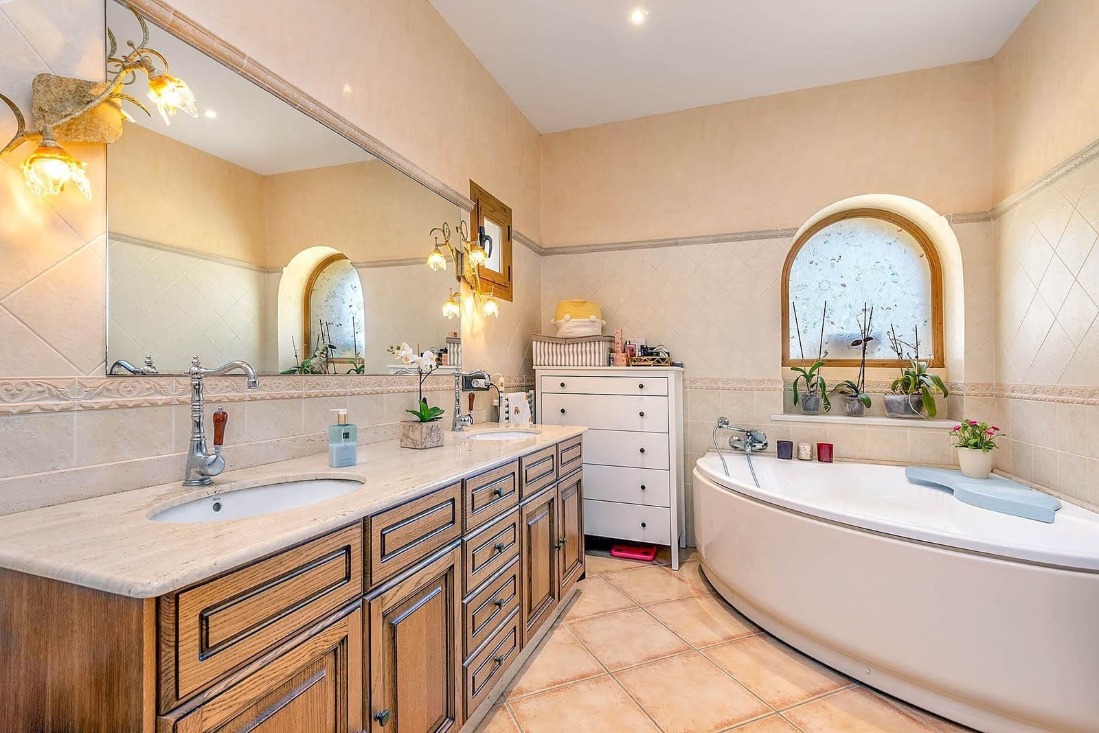 5 bedroom Villa for sale in Puntiro with pool - € 2,700,000 (Ref: 8699926)
