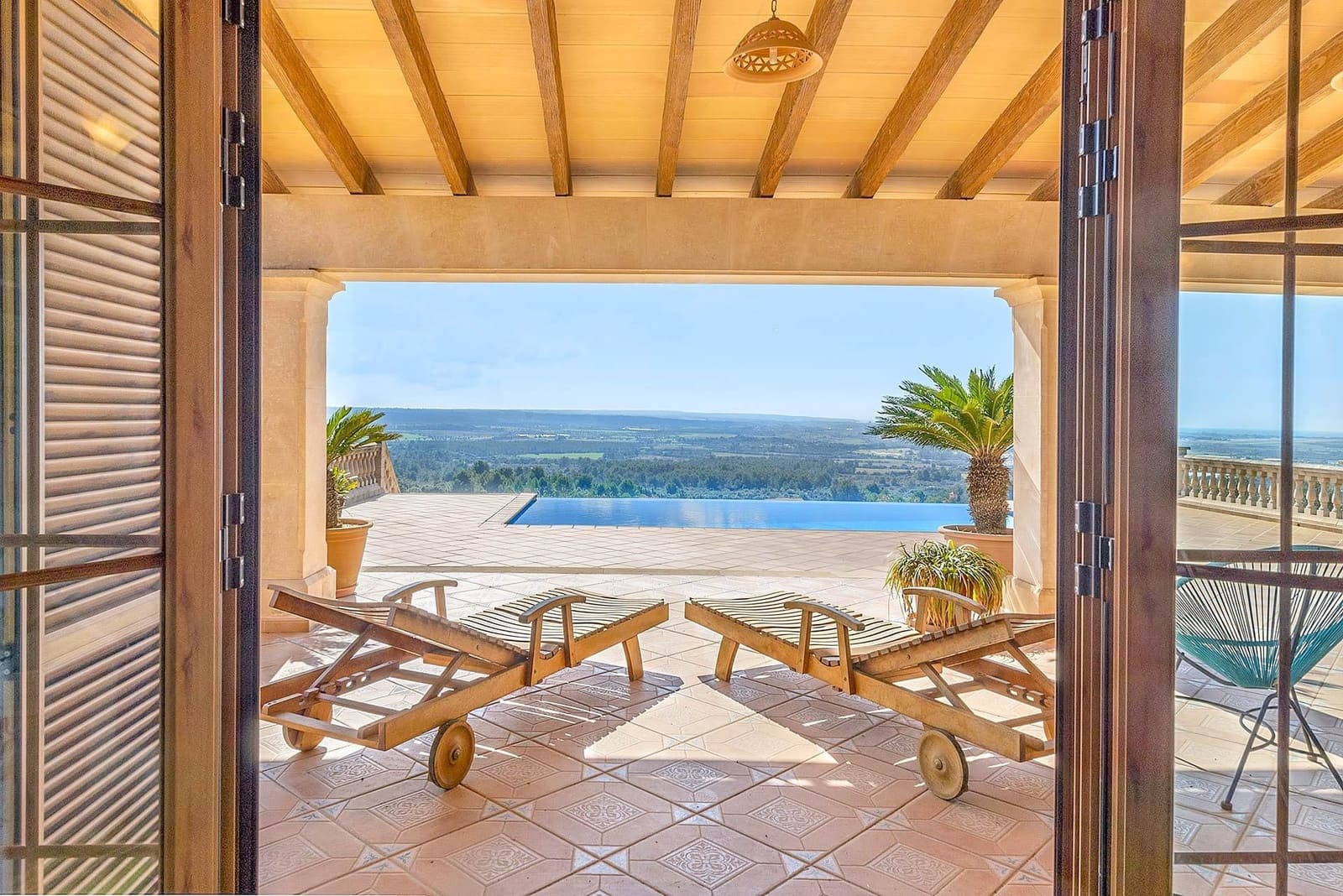 5 bedroom Villa for sale in Puntiro with pool - € 2,700,000 (Ref: 8699926)