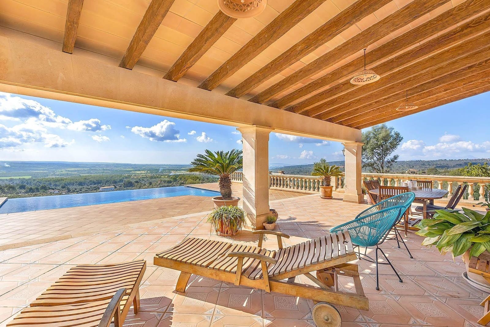 5 bedroom Villa for sale in Puntiro with pool - € 2,700,000 (Ref: 8699926)