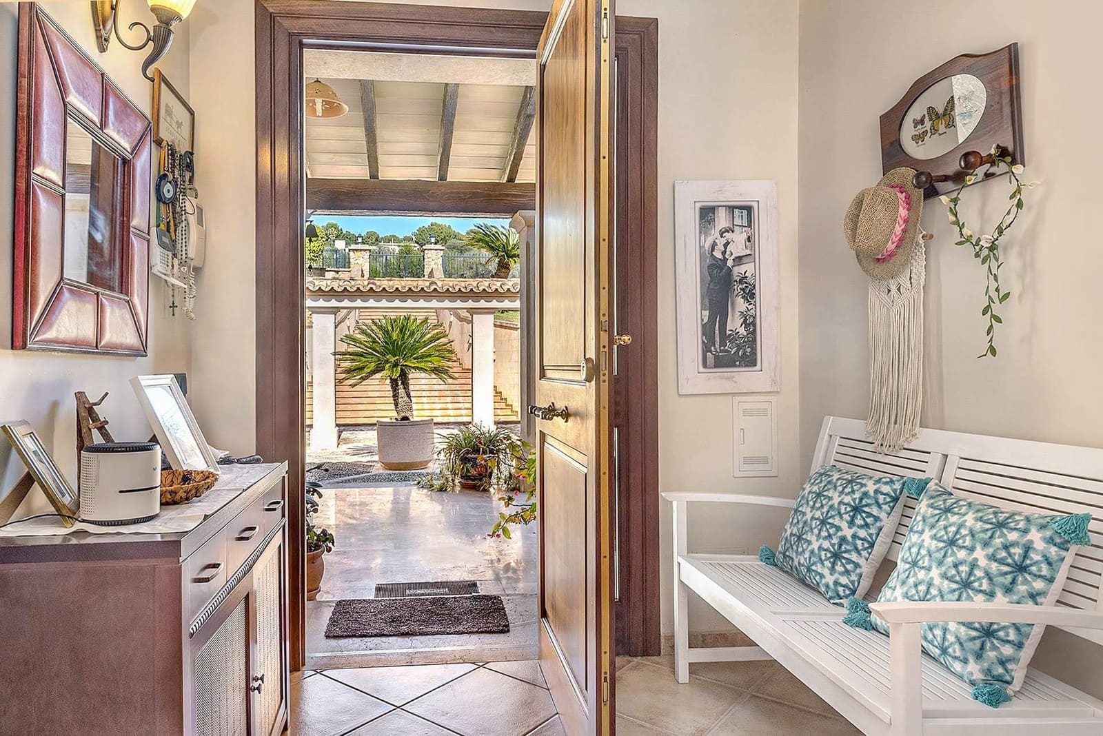 5 bedroom Villa for sale in Puntiro with pool - € 2,700,000 (Ref: 8699926)