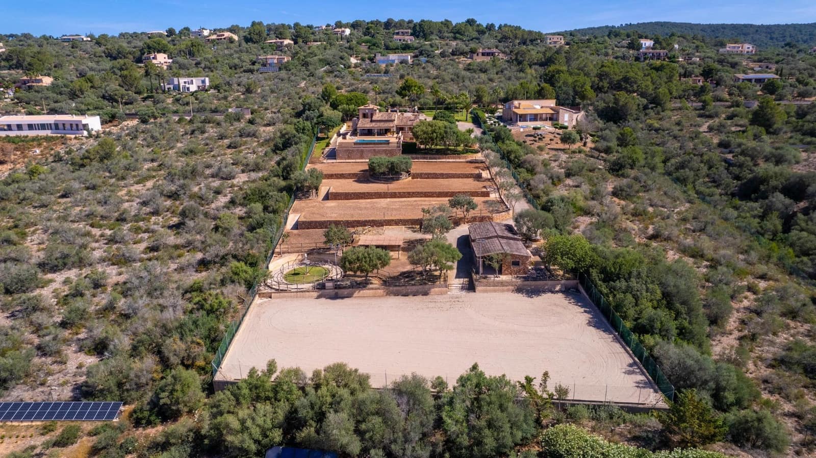 5 bedroom Villa for sale in Puntiro with pool - € 2,700,000 (Ref: 8699926)