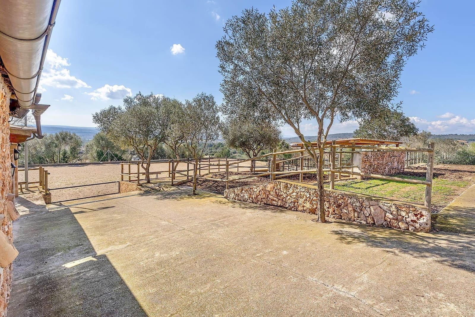 5 bedroom Villa for sale in Puntiro with pool - € 2,700,000 (Ref: 8699926)
