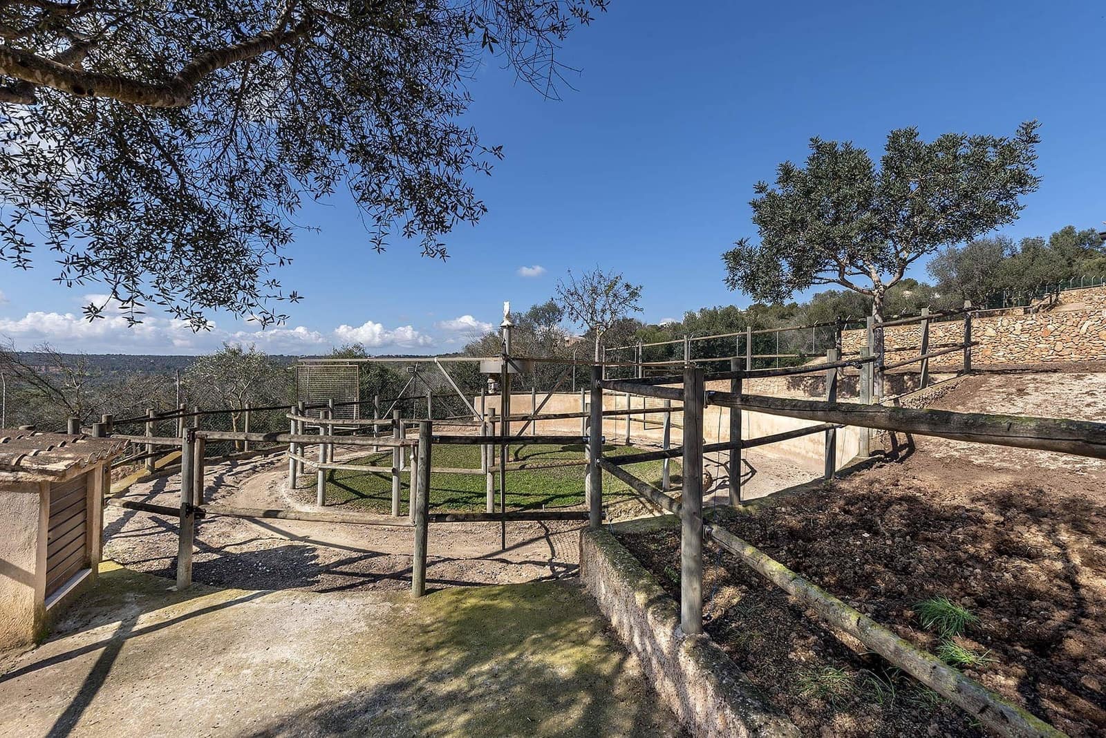 5 bedroom Villa for sale in Puntiro with pool - € 2,700,000 (Ref: 8699926)