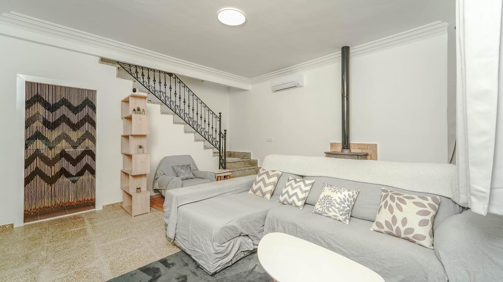 4 sovrum Radhus att hyra i Sant Joan med garage - 1 500 € (Ref: 8825066)