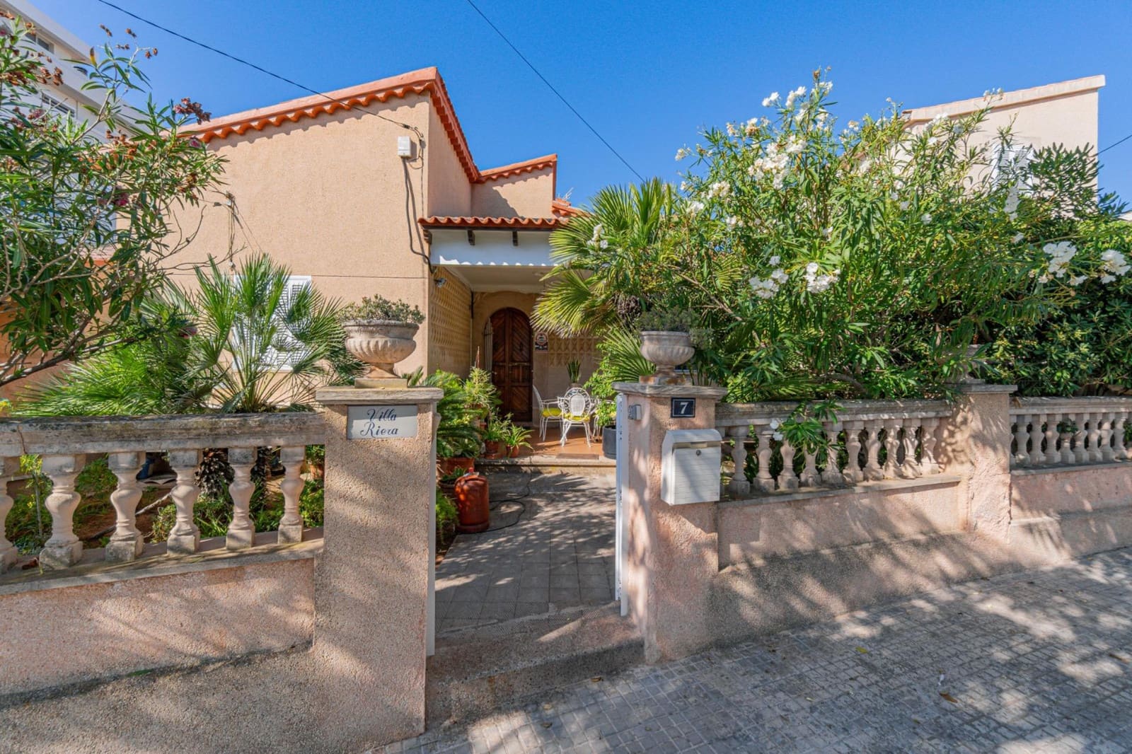 5 bedroom Villa for sale in Palma de Mallorca - € 1,990,000 (Ref: 9217445)