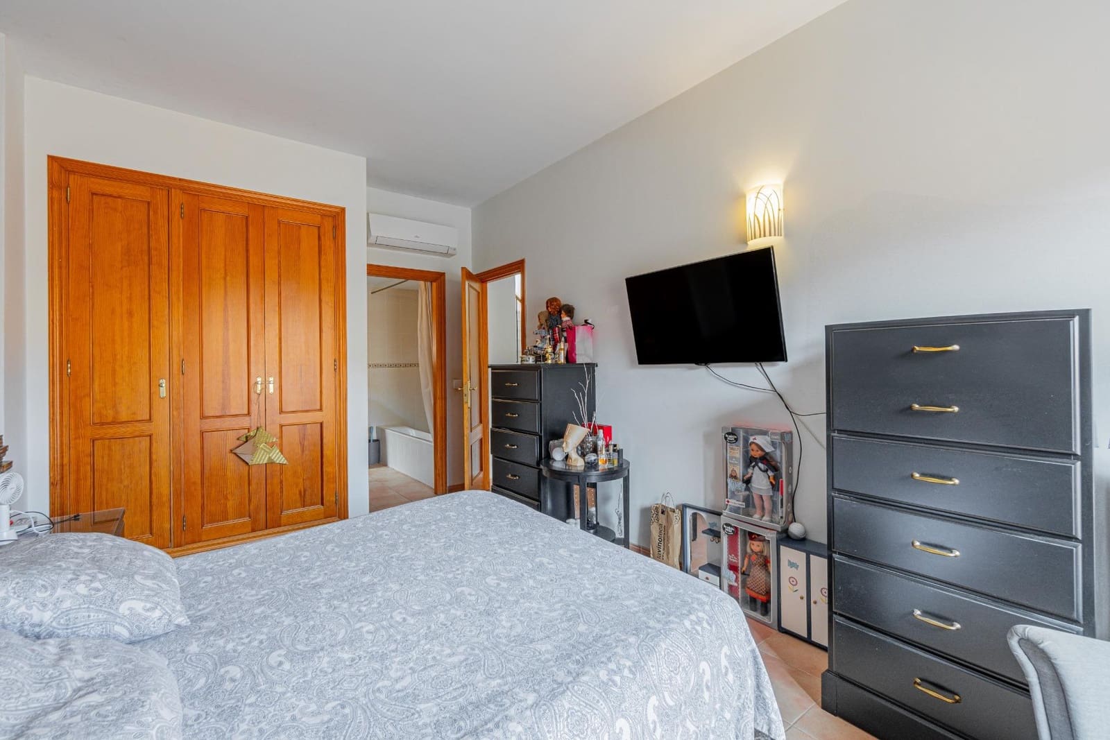 4 bedroom Terraced Villa for sale in Santa Maria del Cami with garage - € 649,900 (Ref: 9264582)